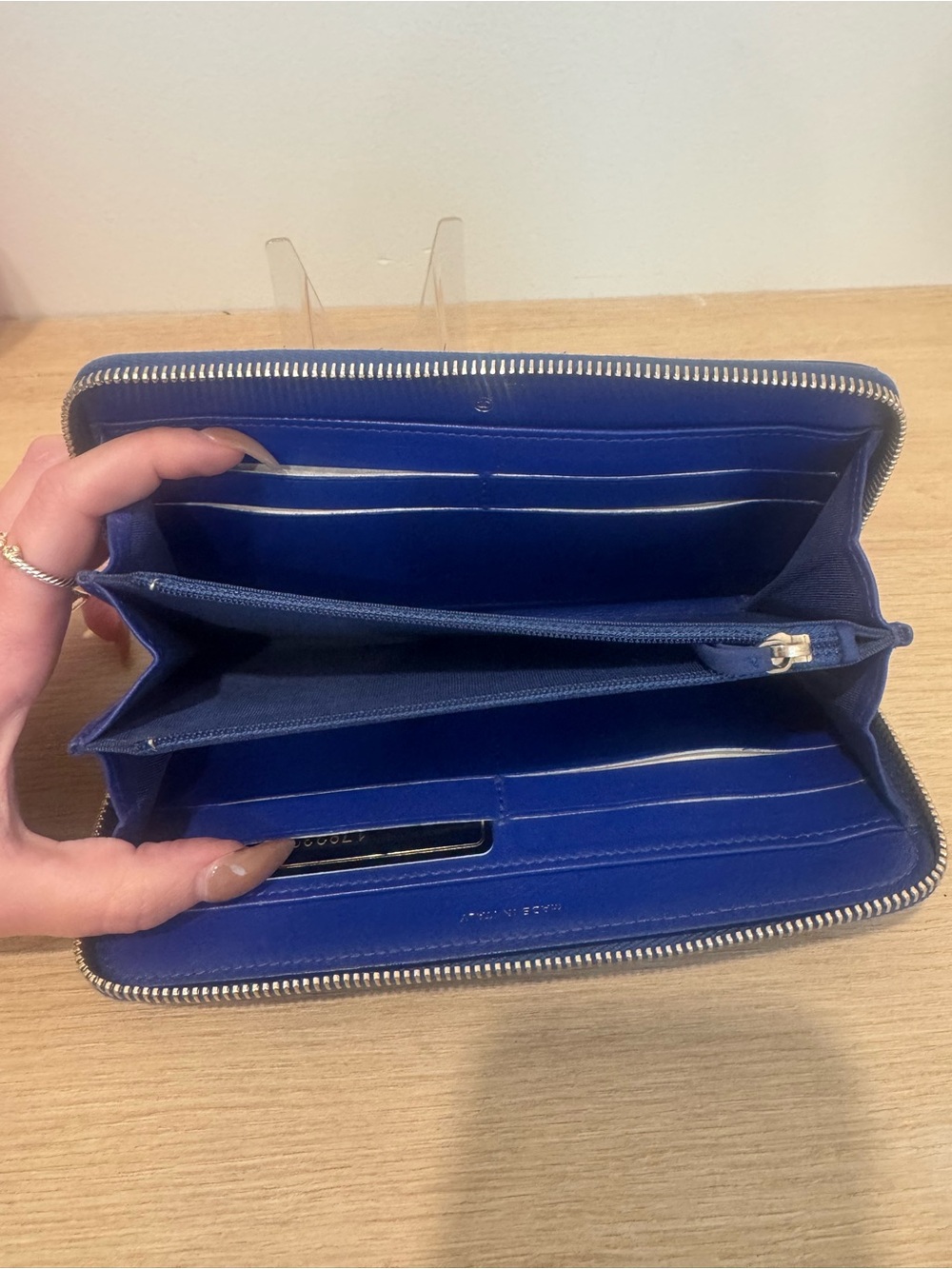 CHANEL Quilted Zip Wallet in Deep Blue with Gold CC - Picture 4 of 5